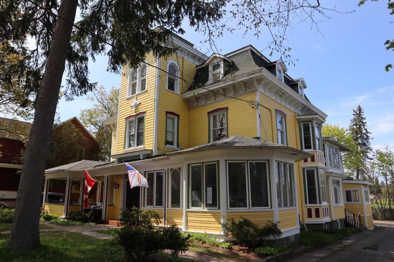 Bed & Breakfast Pangea House Gananoque