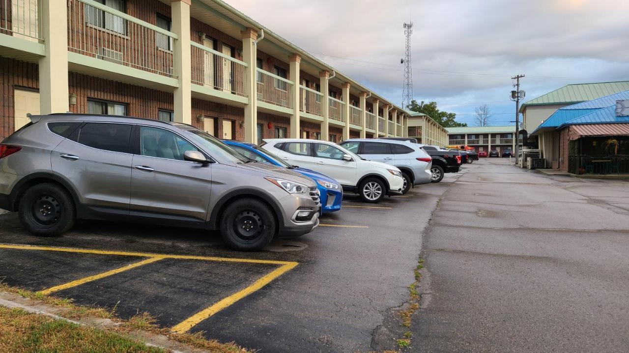 Hotel Quality & 1000 Islands 2*