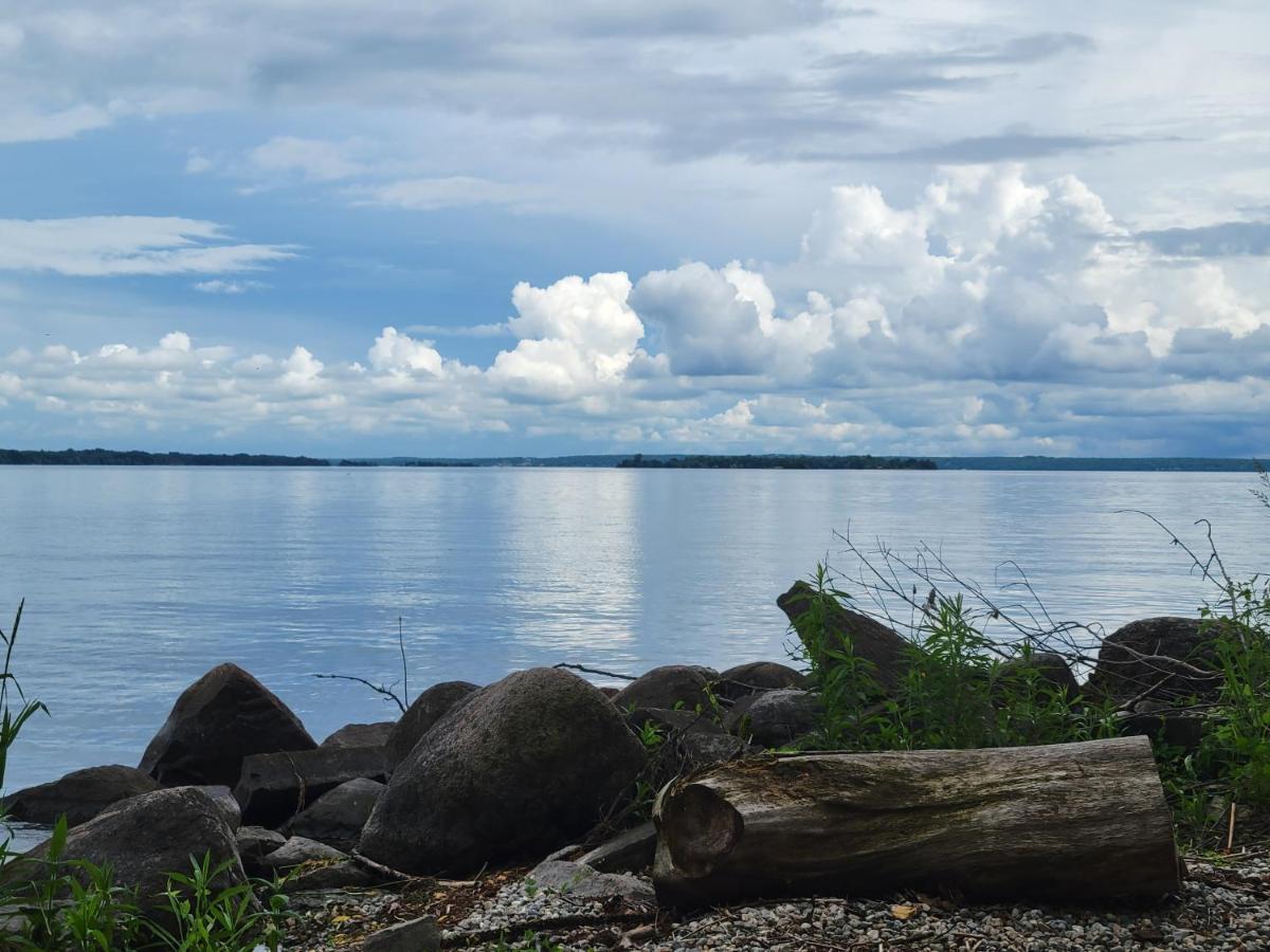 Unique Waterfront House With Private * Gananoque