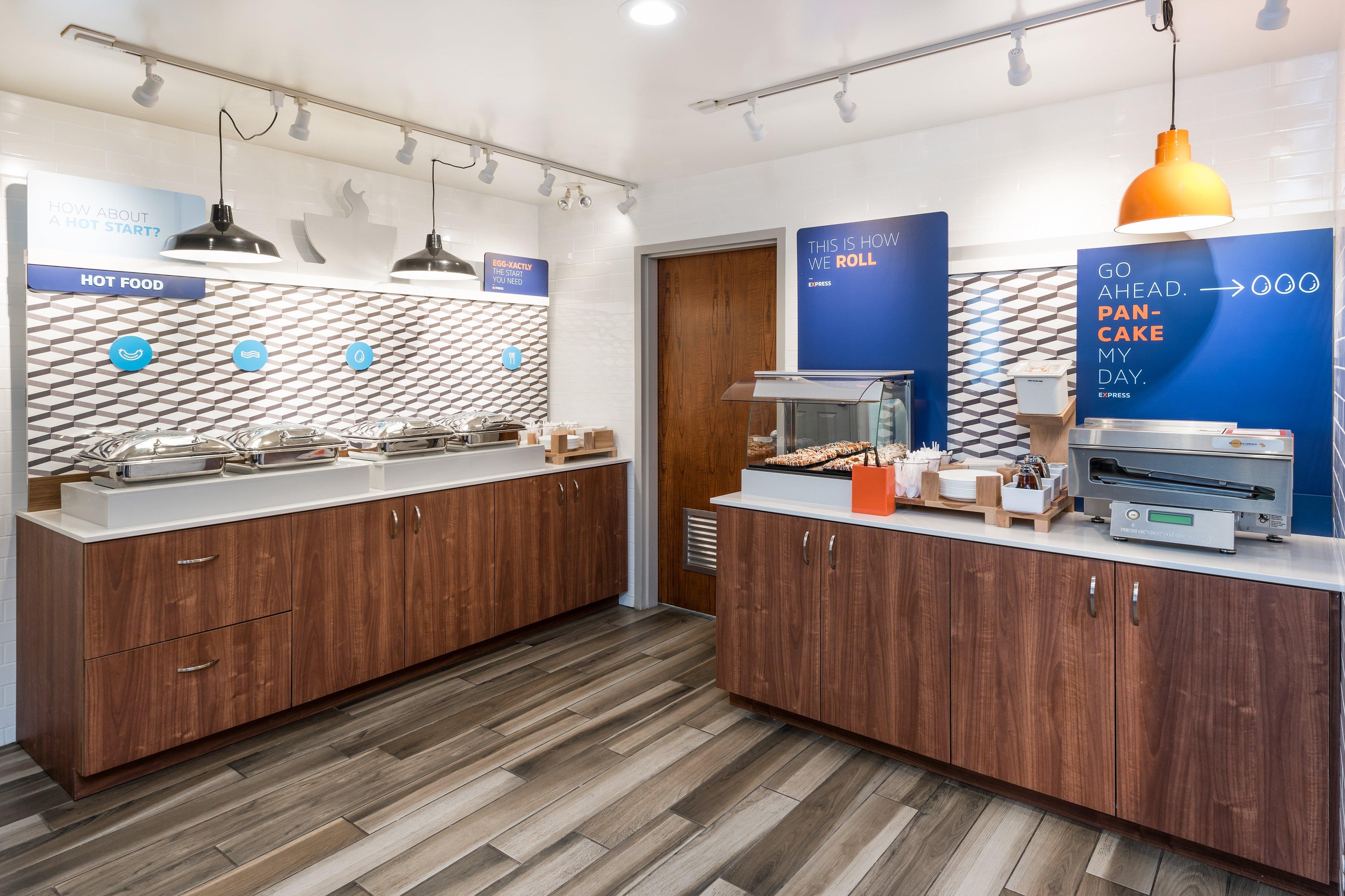 Express & 1000 Islands - By Ihg Gananoque