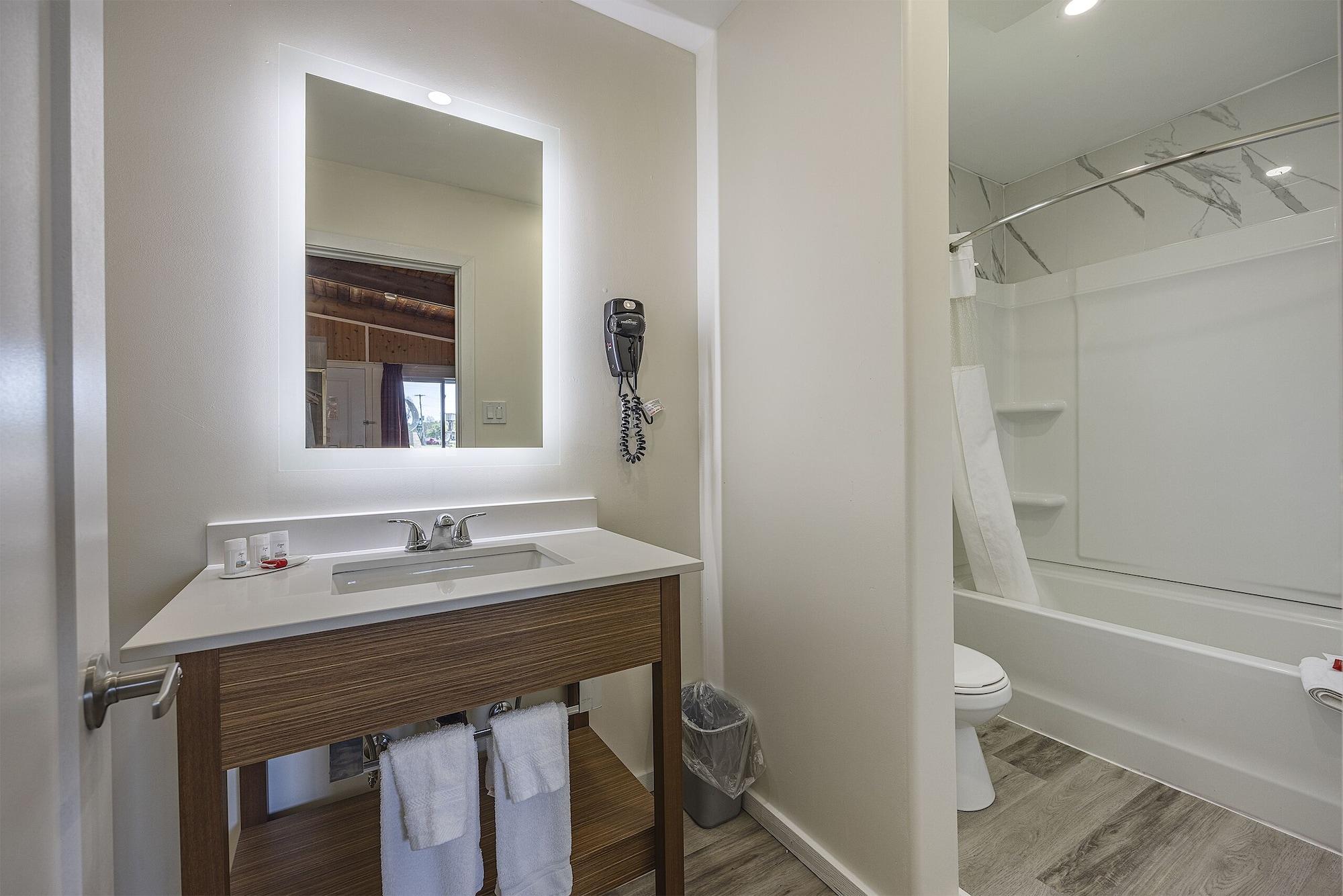 Ramada By Wyndham 1000 Islands Hotel