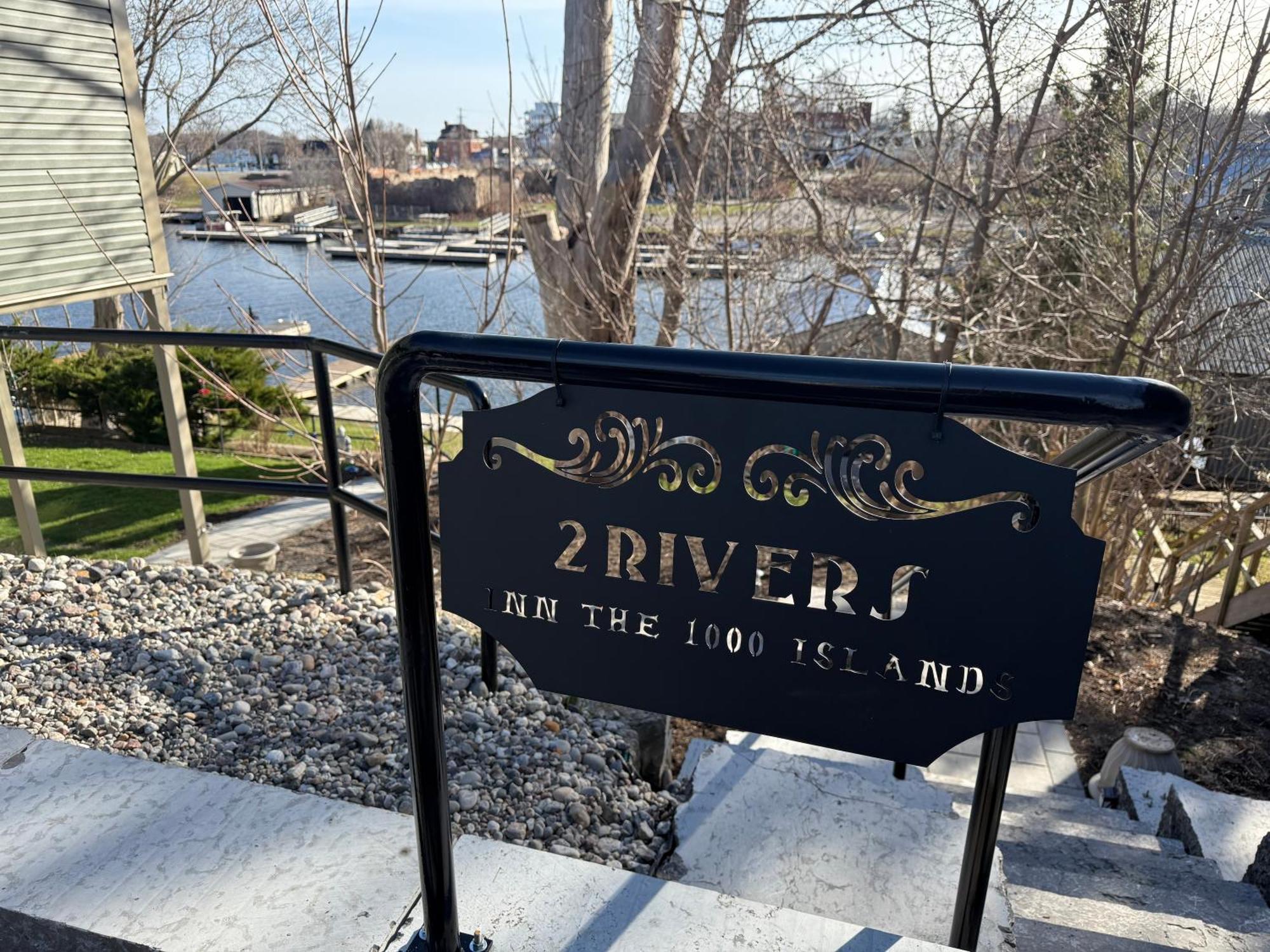 2 Rivers The Thousand Islands Inn