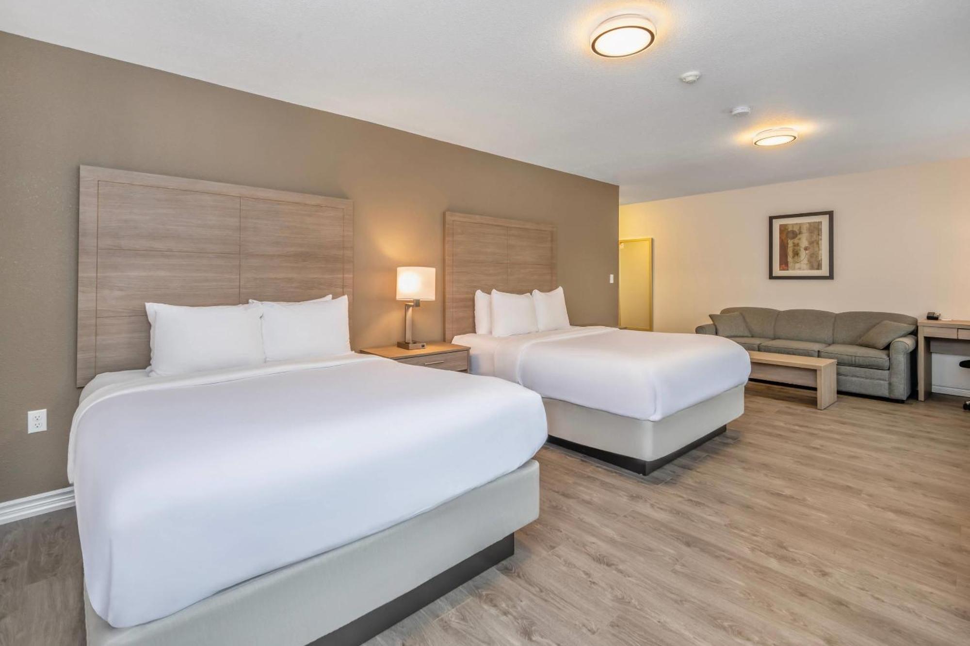 Comfort & Thousand Islands Harbour District Hotel 3*