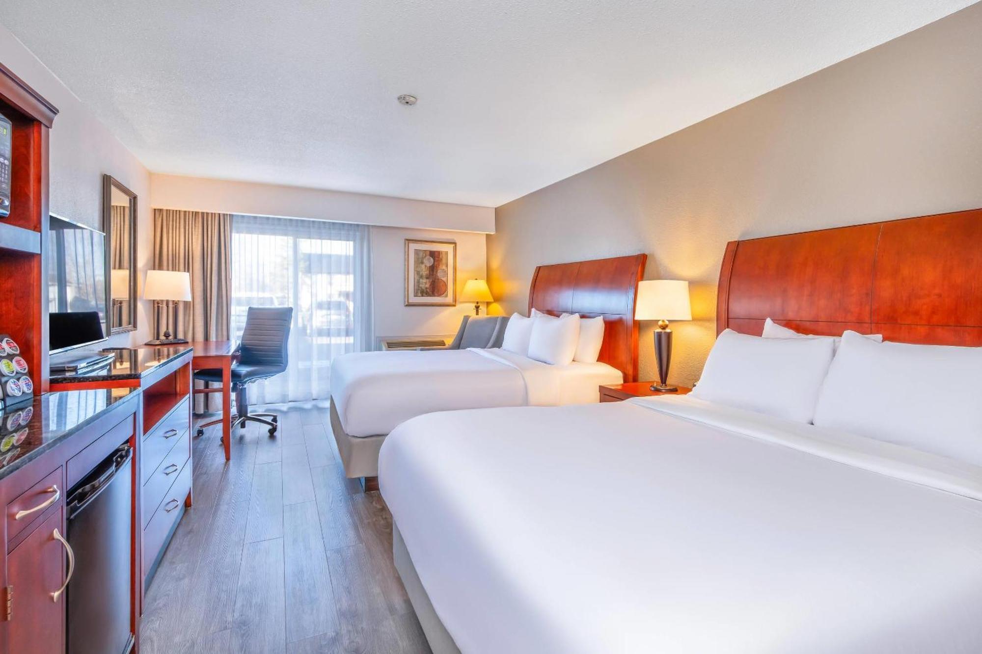 Comfort & Thousand Islands Harbour District Gananoque