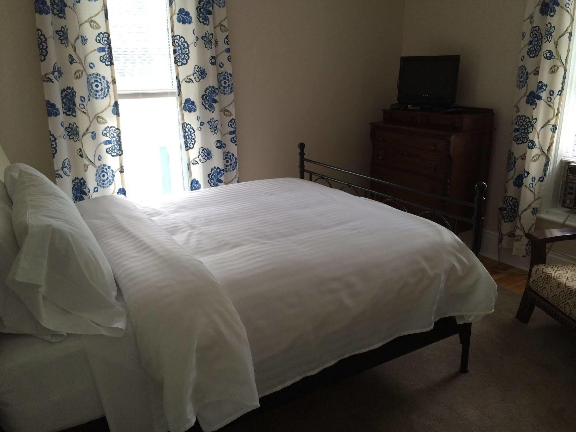 Seaway Manor Bed & Breakfast 3*