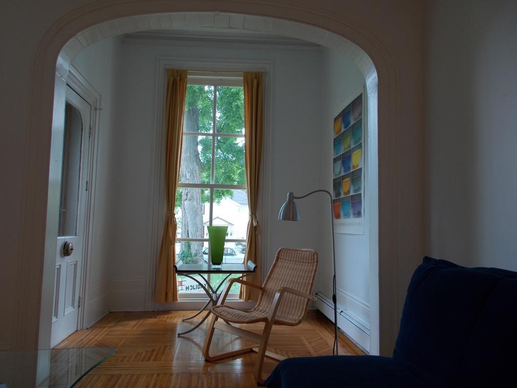 Absolute 1000 Islands Monthly Suites 4* Gananoque
