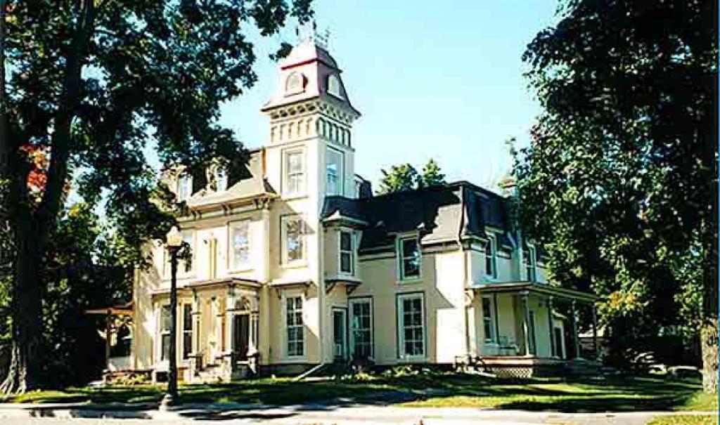 Absolute 1000 Islands Monthly Suites Aparthotel 4*